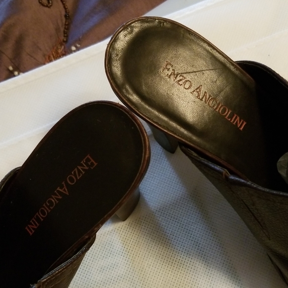 Enzo Angiolini Brown 3 1/2-4 in slip on mules - Picture 2 of 5